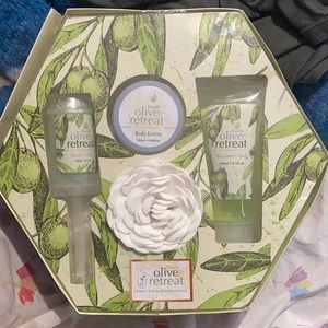 Beauty lotions bath salts shower gel , perfect hydration retreat